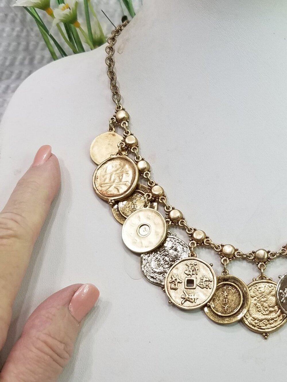 Vintage Signed Chico's Gypsy Style Gold Tone Asian Coins Bib Choker Necklace - Picture 4 of 5